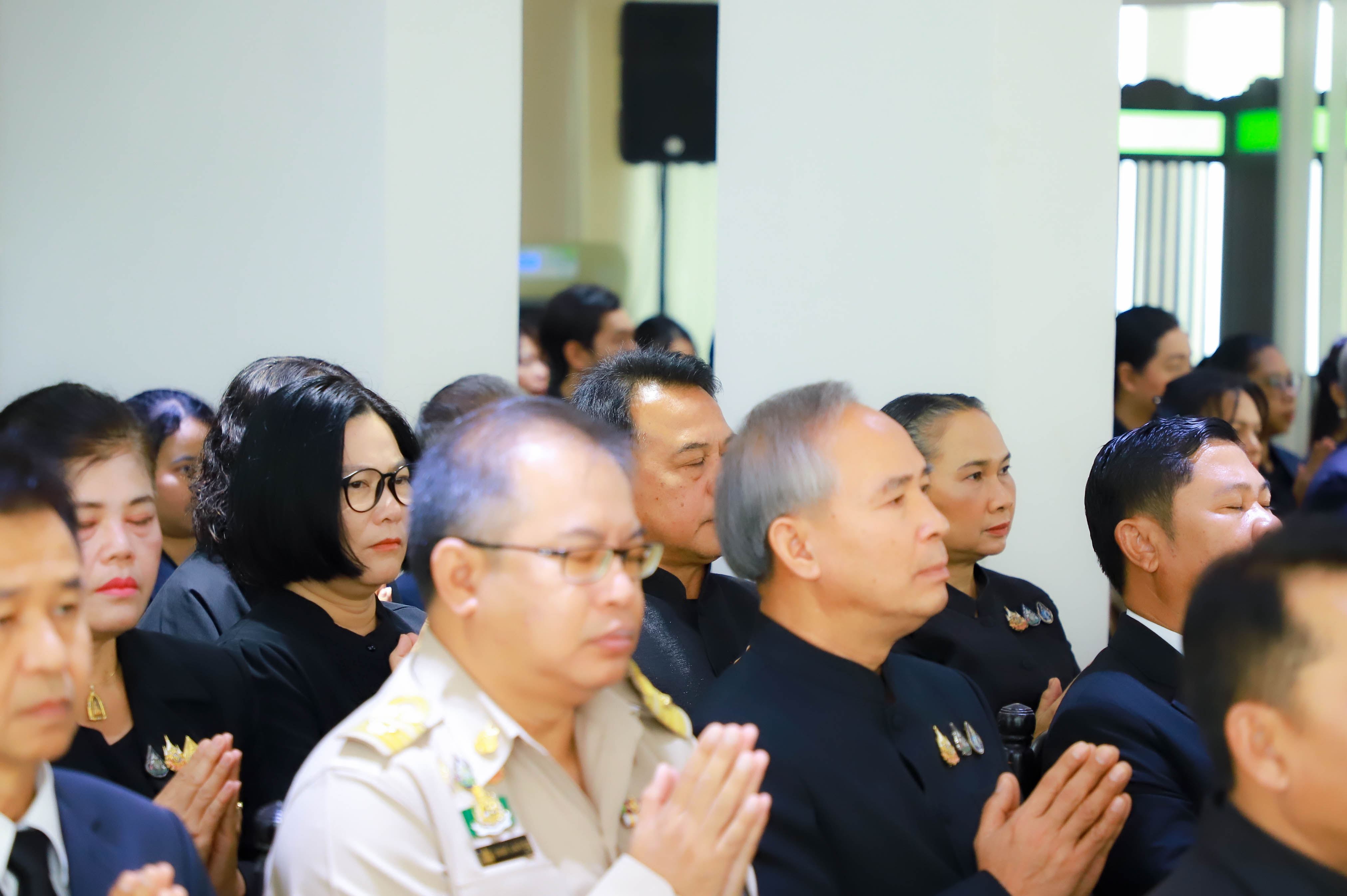 title - ส.ป.ก. เข้าร่วมพิธีเจริญพระพุทธมนต์บำเพ็ญพระราชกุศล ถวายความอาลัยแด่ สมเด็จพระนางเจ้าสิริกิติ์ พระบรมราชินีนาถ พระบรมราชชนนีพันปีหลวง และสมเด็จพระเจ้าลูกเธอ เจ้าฟ้าพัชรกิติยาภา นเรนทิราเทพยวดี กรมหลวงราชสาริณีสิริพัชร มหาวัชรราชธิดา